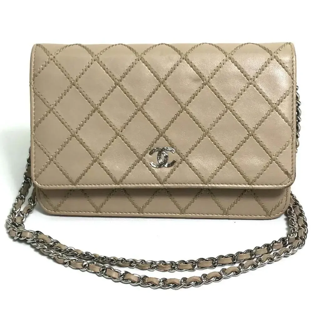 CHANEL Cream Wallet